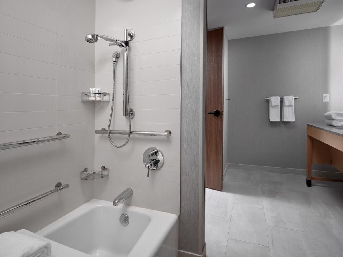 Lake Forest The Forester, A Hyatt Place Hotel מראה חיצוני תמונה